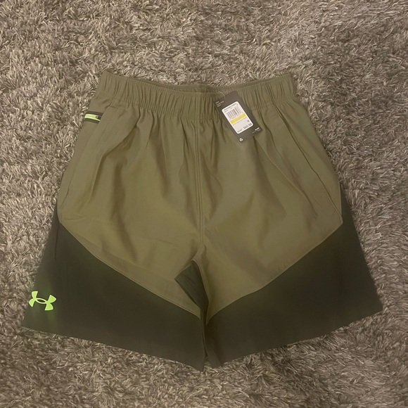 Under Armour Men's UA Knit Woven Hybrid Shorts size medium - Picture 3 of 3